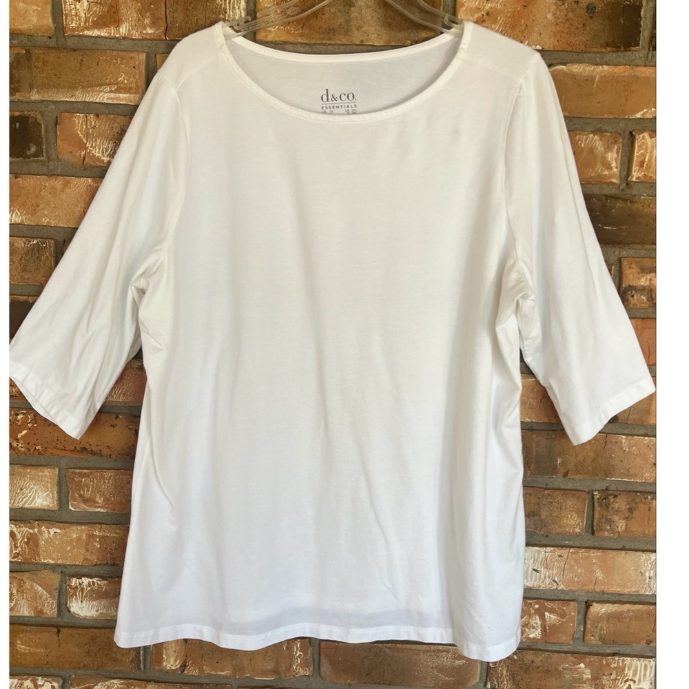 D & Co Essentials Women’s Plus Size White Short Sleeve Round Neck Tee Size 1X